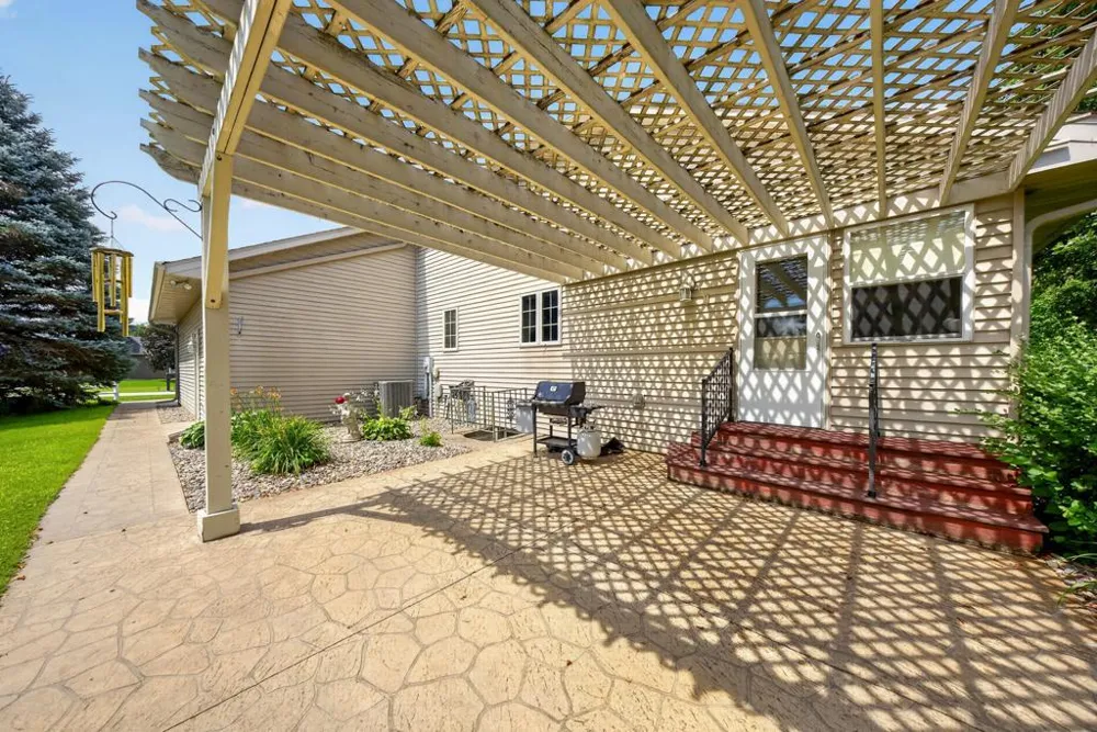 26 Garden Court Lake City, MN 55041