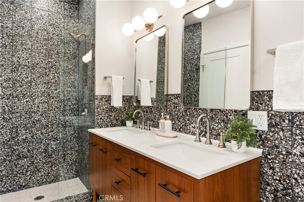 530 W Elm Avenue Fullerton, CA 92832