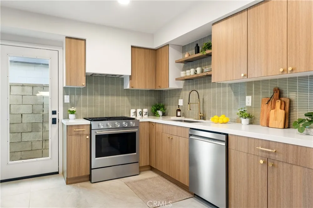 530 W Elm Avenue Fullerton, CA 92832
