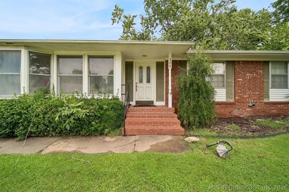 306 E 16th Street Claremore, OK 74017