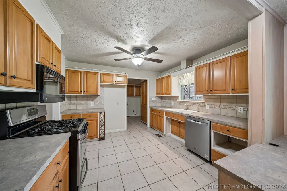 306 E 16th Street Claremore, OK 74017