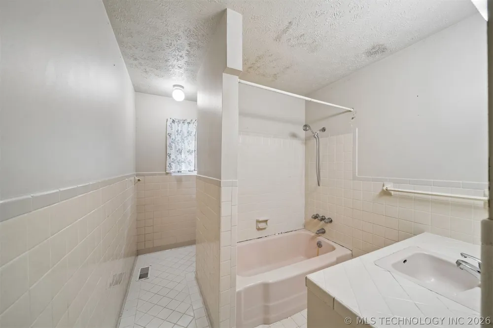 306 E 16th Street Claremore, OK 74017