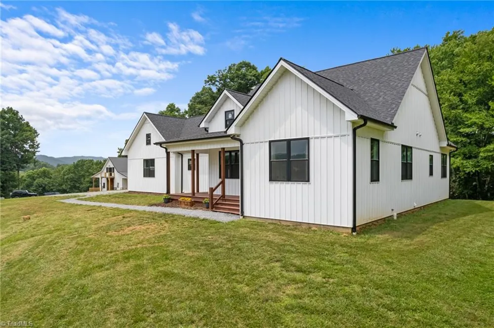 287 Wolfe Road Sparta, NC 28675