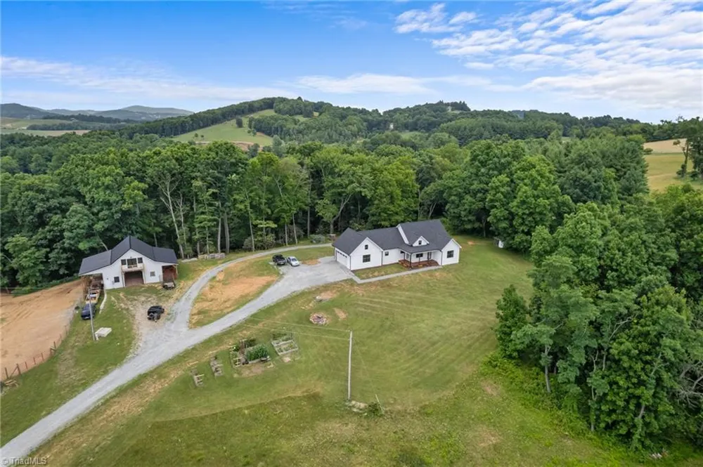 287 Wolfe Road Sparta, NC 28675