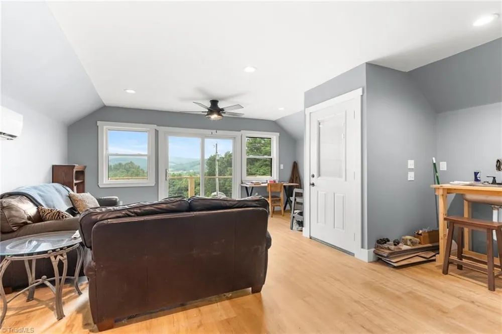 287 Wolfe Road Sparta, NC 28675