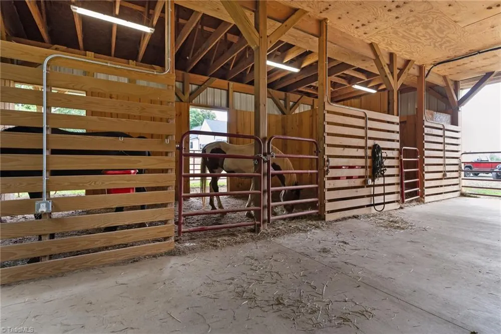 287 Wolfe Road Sparta, NC 28675