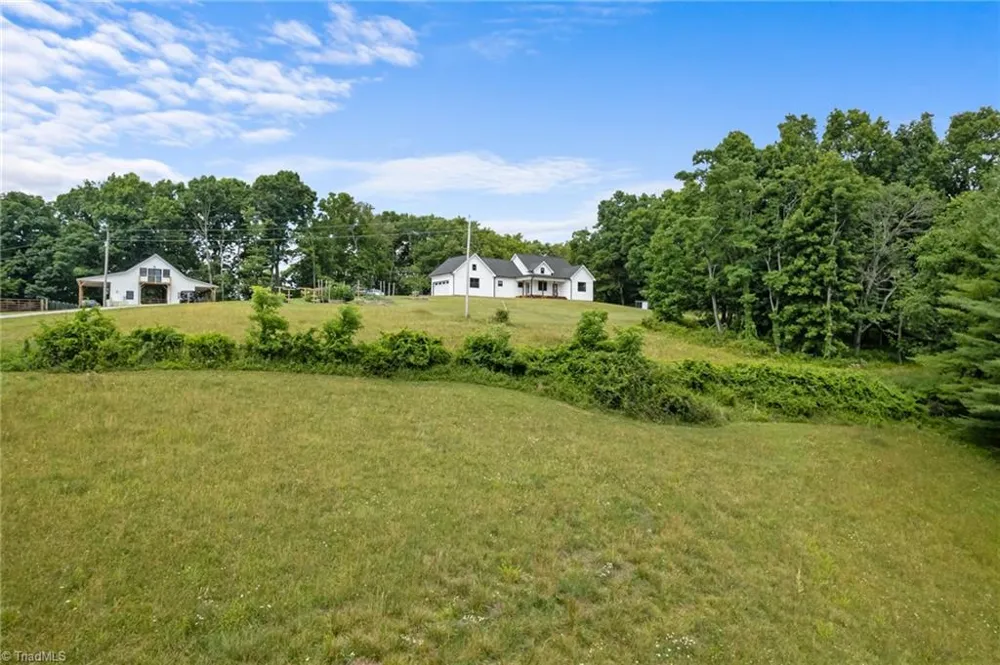 287 Wolfe Road Sparta, NC 28675
