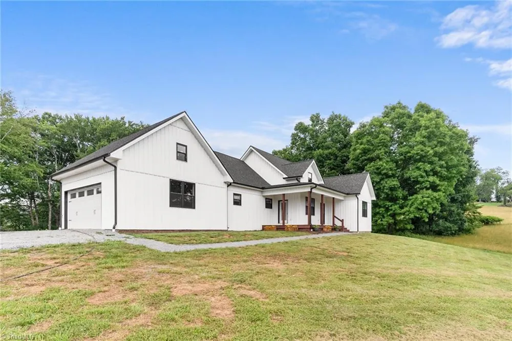 287 Wolfe Road Sparta, NC 28675
