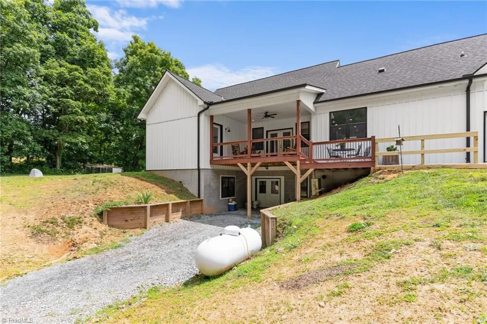 287 Wolfe Road Sparta, NC 28675