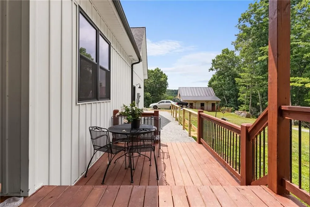 287 Wolfe Road Sparta, NC 28675
