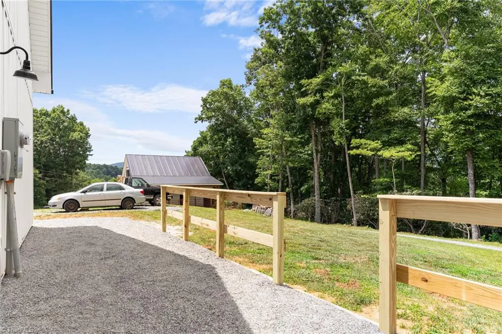 287 Wolfe Road Sparta, NC 28675