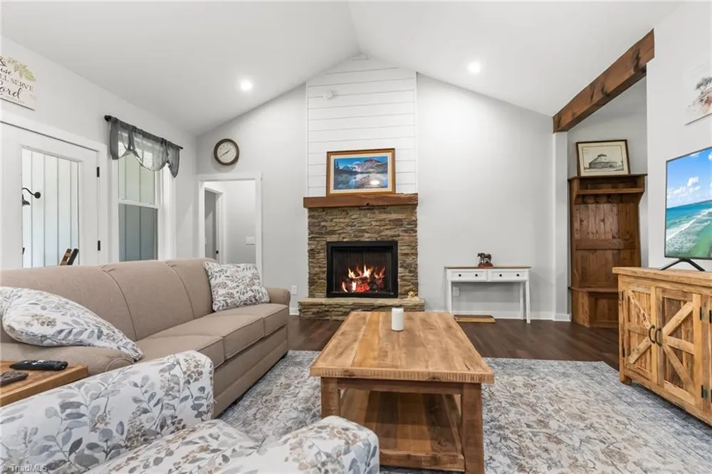 287 Wolfe Road Sparta, NC 28675