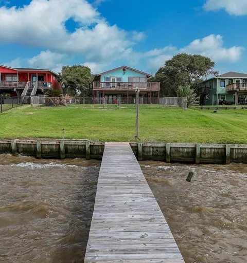 2116 W Bayshore Drive