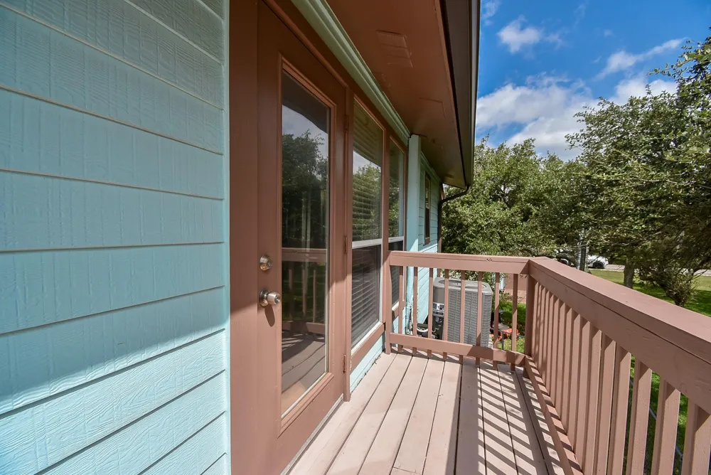 2116 W Bayshore Drive Palacios, TX 77465