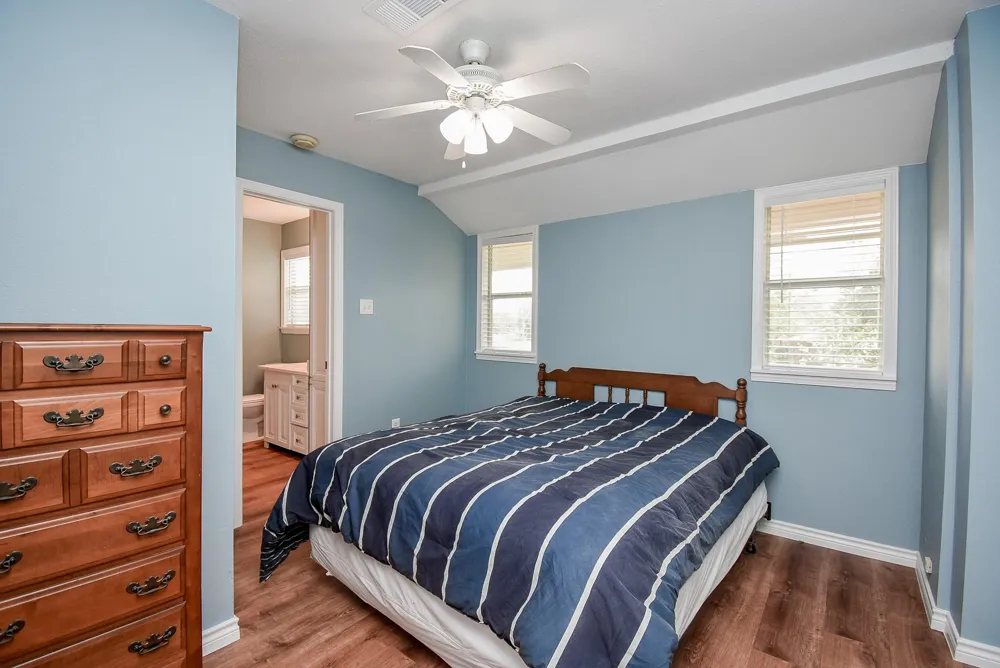 2116 W Bayshore Drive Palacios, TX 77465