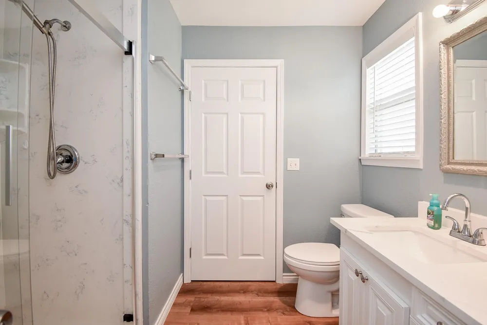 2116 W Bayshore Drive Palacios, TX 77465