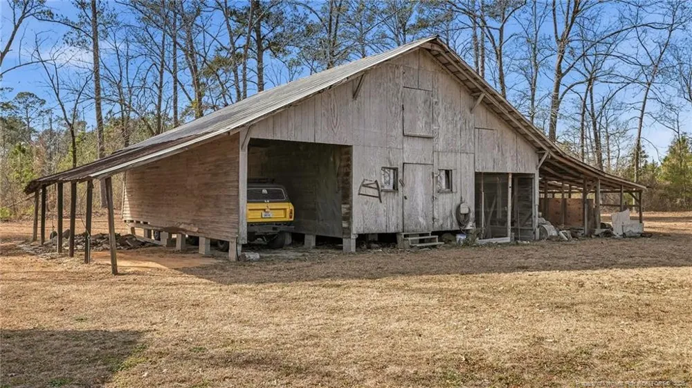 10765 Barker Ten Mile Road St. Pauls, NC 28384