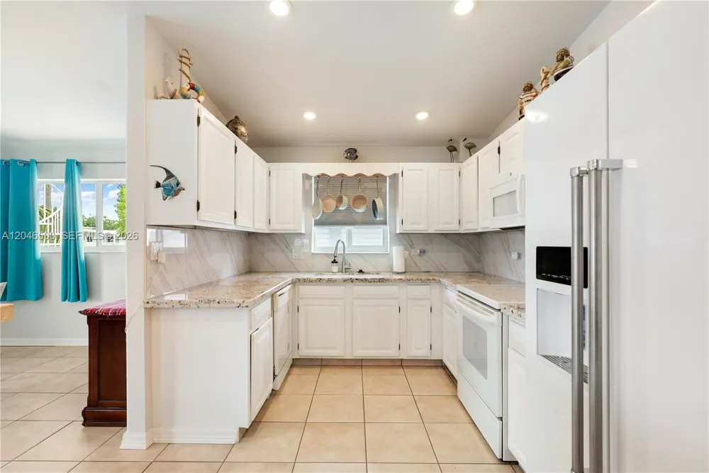 1210 Cactus St Key Largo, FL 33037