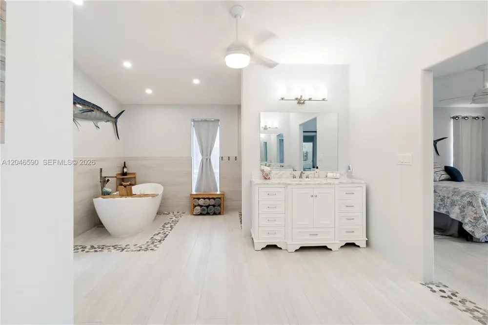 1210 Cactus St Key Largo, FL 33037