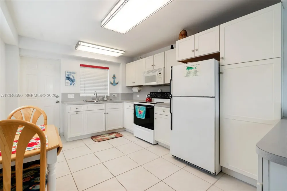 1210 Cactus St Key Largo, FL 33037