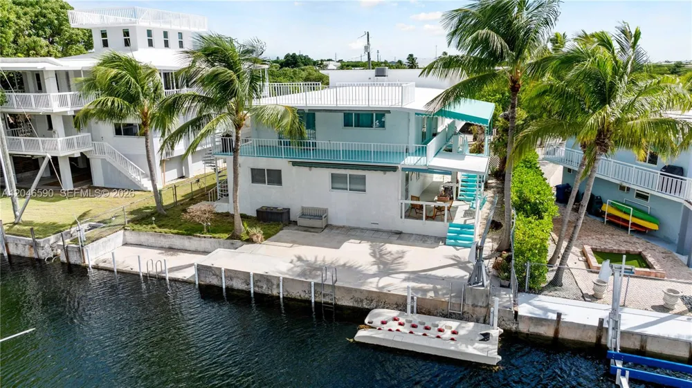 1210 Cactus St Key Largo, FL 33037