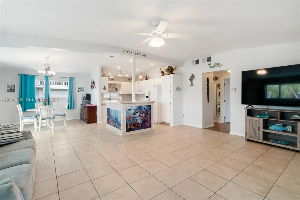 1210 Cactus St Key Largo, FL 33037