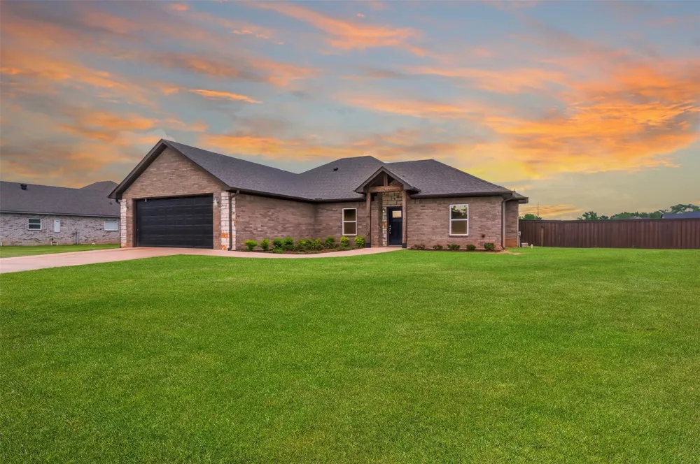 391 County Road 1610 Alba, TX 75410