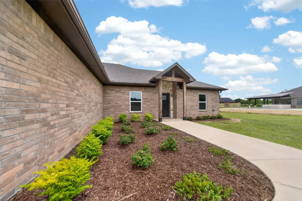 391 County Road 1610 Alba, TX 75410