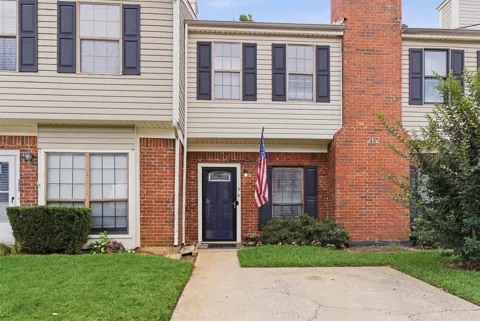 212 Samuel Boulevard #3