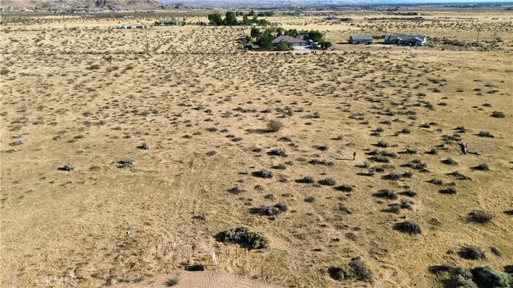 2 Little Teepee Road Apple Valley, CA 92307