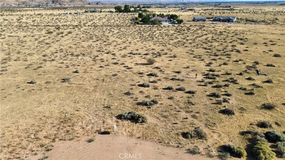 2 Little Teepee Road Apple Valley, CA 92307