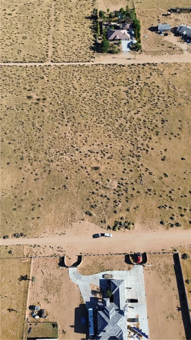 2 Little Teepee Road Apple Valley, CA 92307