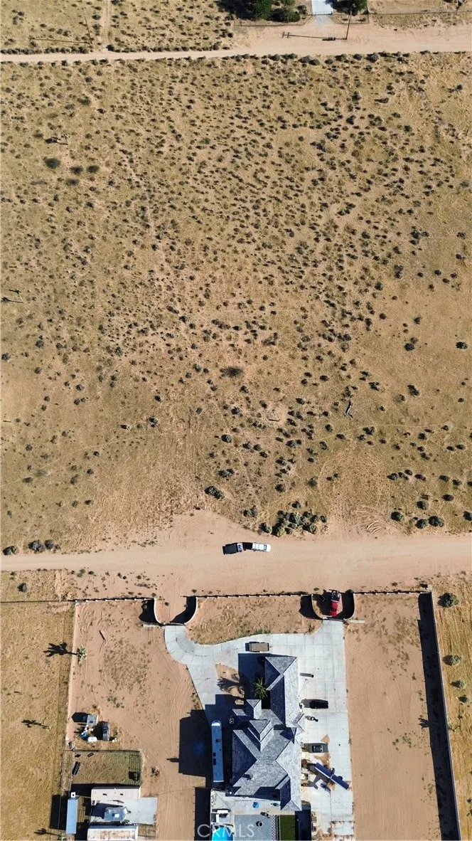 2 Little Teepee Road Apple Valley, CA 92307