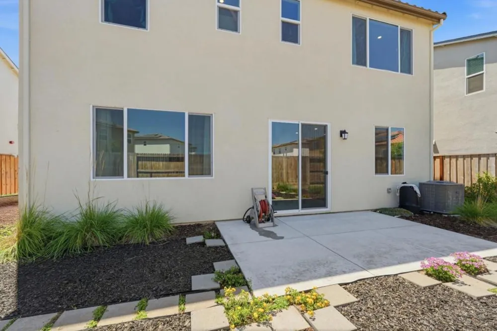 2116 Willa Grace Avenue Manteca, CA 95337
