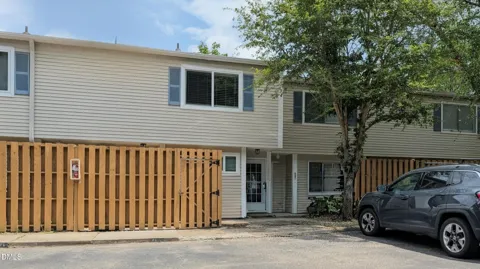 220 Elizabeth Street #Apt F3