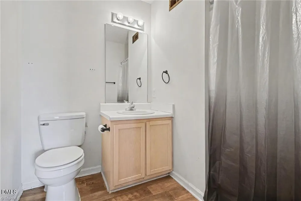 3904 Riverdale Road Greensboro, NC 27406