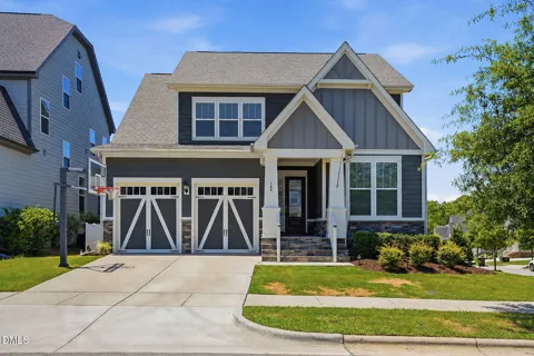 100 Oaks End Drive