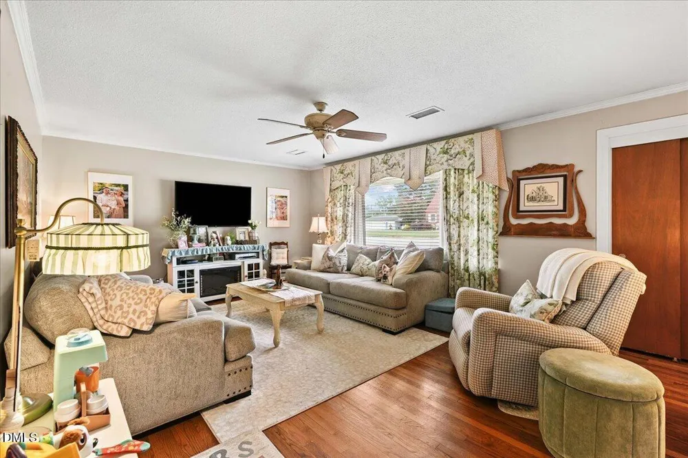 206 E Main Street Micro, NC 27555