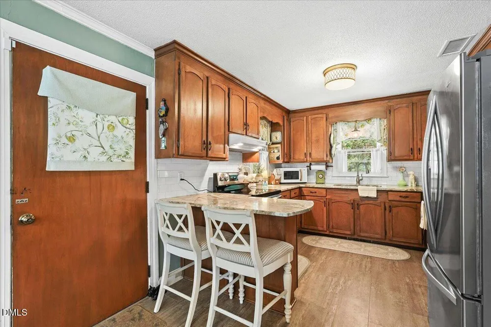 206 E Main Street Micro, NC 27555