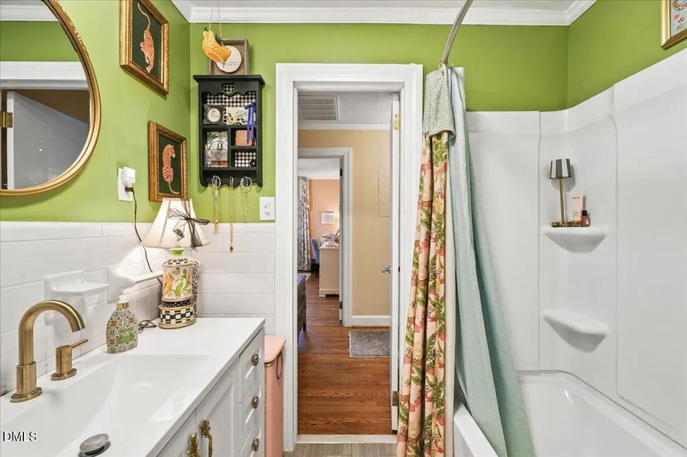 206 E Main Street Micro, NC 27555
