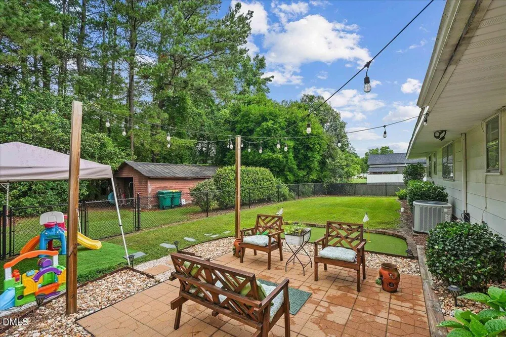 206 E Main Street Micro, NC 27555
