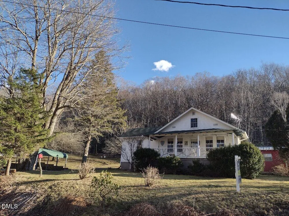 659 Chestnut Grove Road Spruce Pine, NC 28777