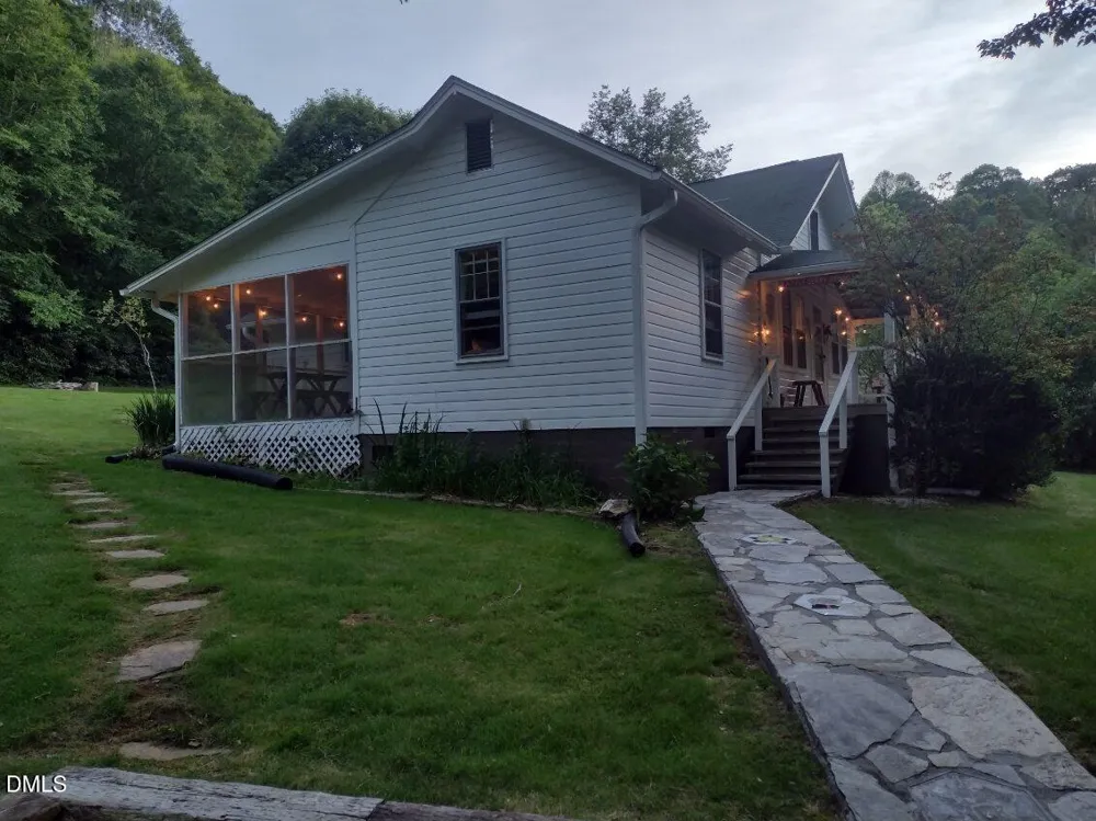 659 Chestnut Grove Road Spruce Pine, NC 28777