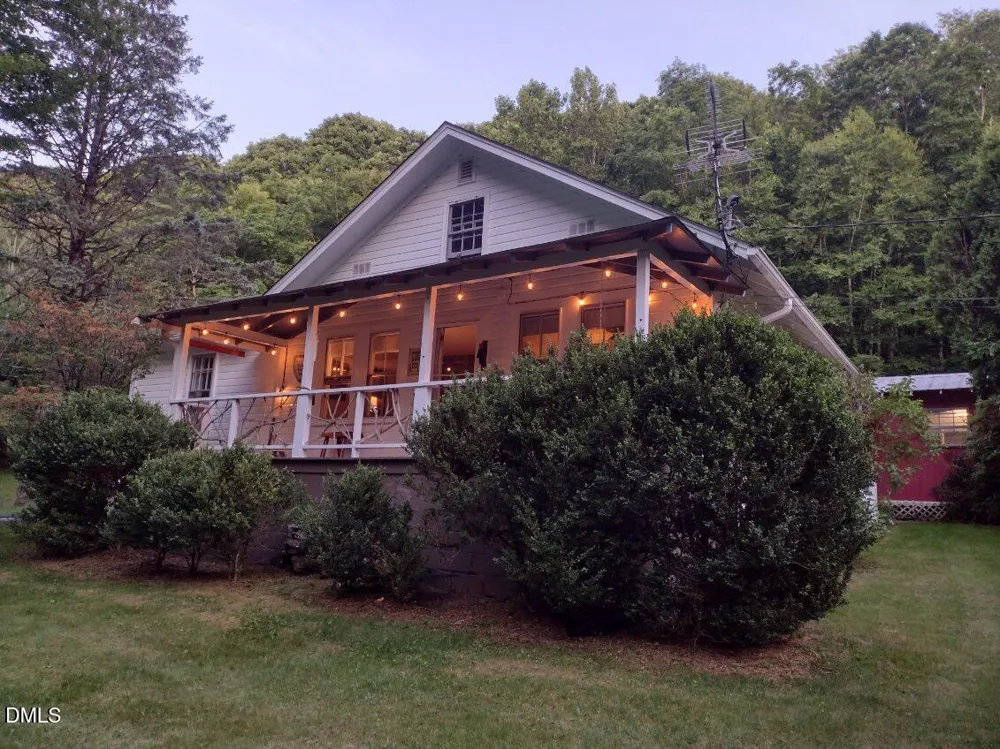 659 Chestnut Grove Road Spruce Pine, NC 28777