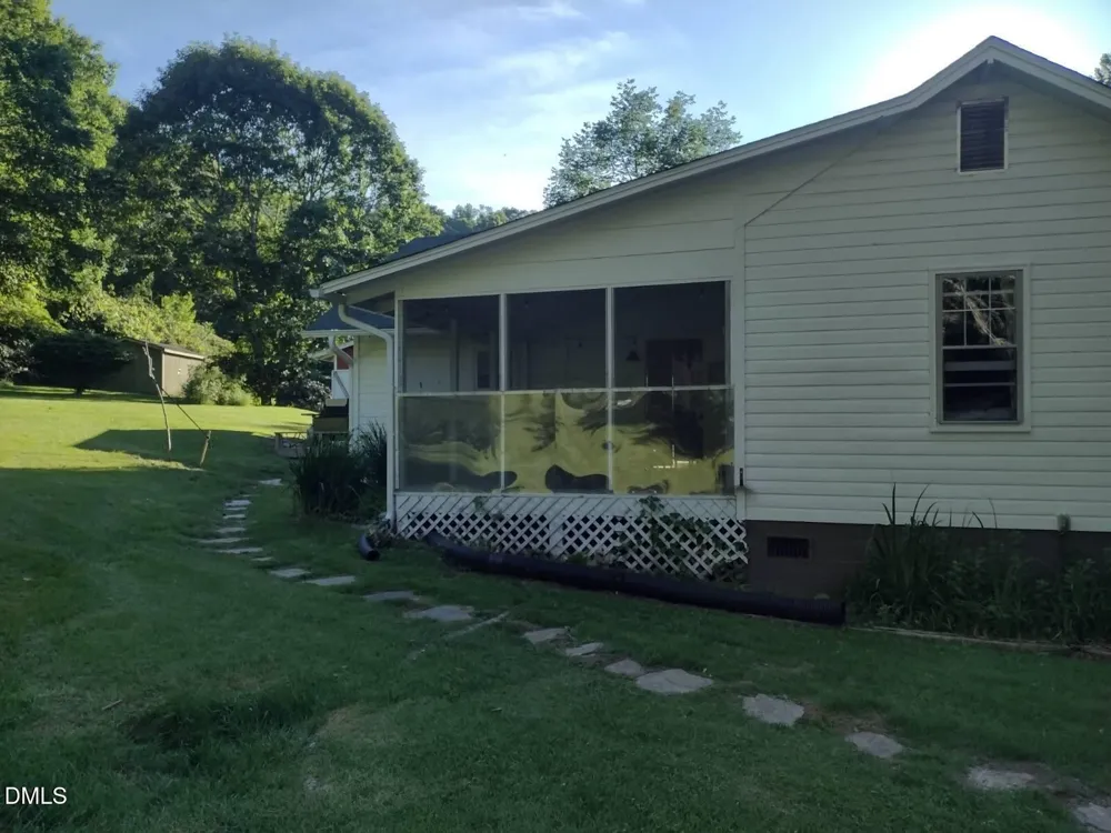 659 Chestnut Grove Road Spruce Pine, NC 28777