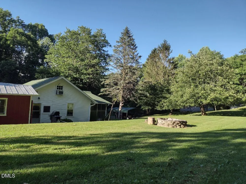 659 Chestnut Grove Road Spruce Pine, NC 28777