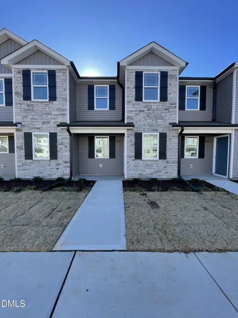 1041 Peony Lane
