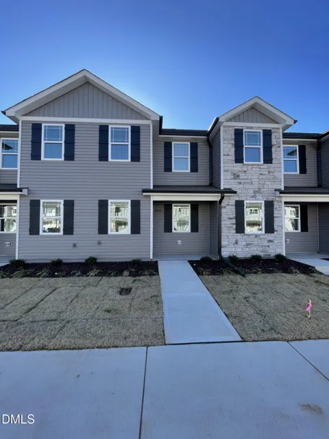 1043 Peony Lane