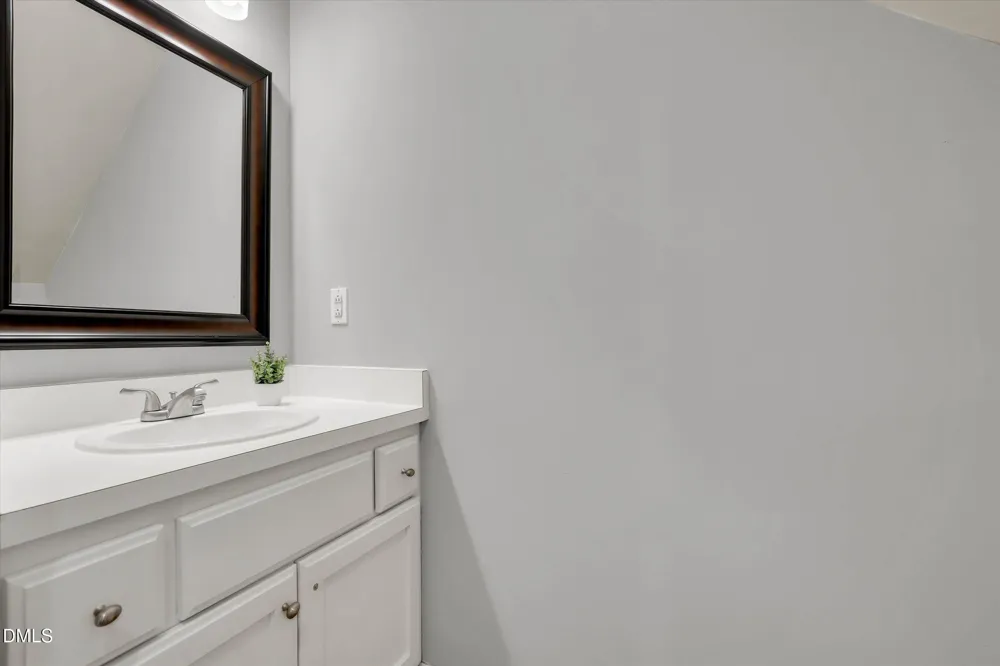 912 Stable Ridge Drive Holly Springs, NC 27540