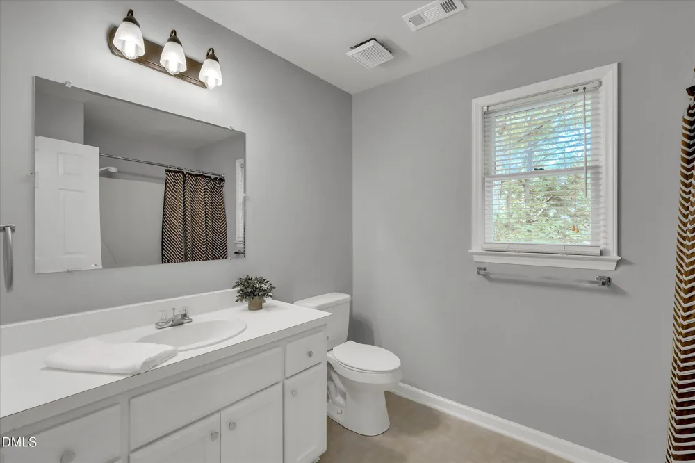 912 Stable Ridge Drive Holly Springs, NC 27540